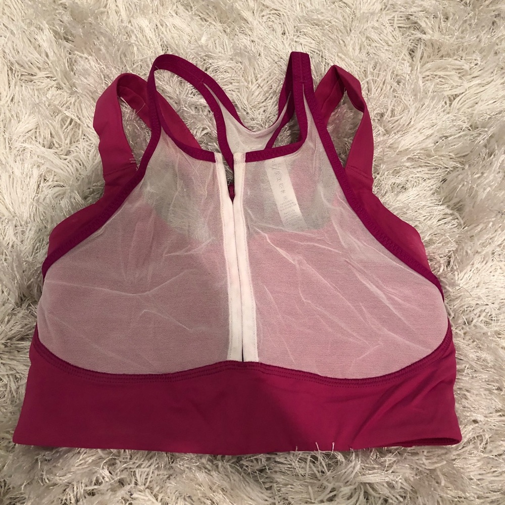 Sports bra